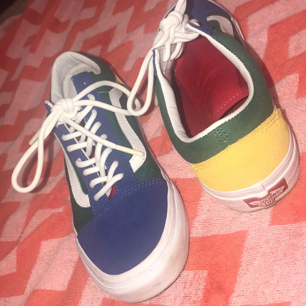 vans - Picture 2 of 5